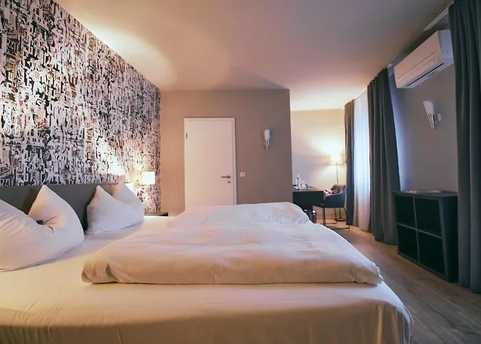 Roter Hahn Hotell 3*