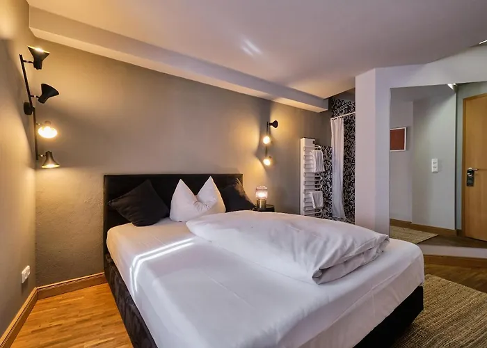 Roter Hahn Hotell 3*