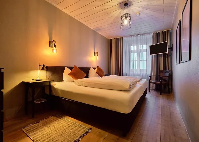 Roter Hahn Hotell 3*