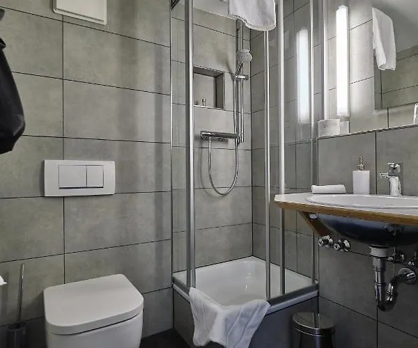 Roter Hahn 3* Regensburg