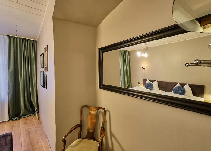 Roter Hahn 3* Regensburg