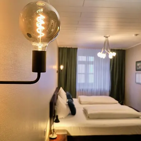 Roter Hahn Otel