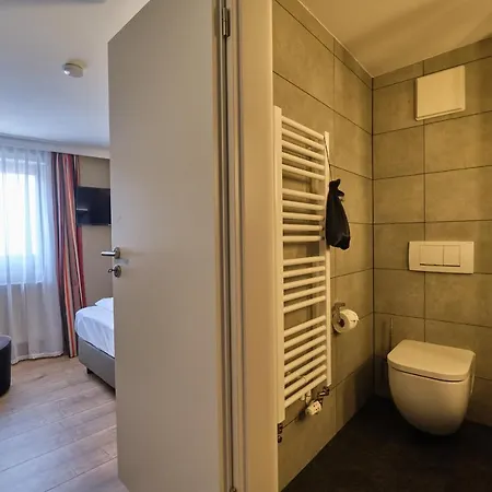 Hotel Roter Hahn Ratisbona
