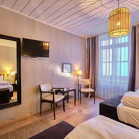 Hotel Roter Hahn 3*