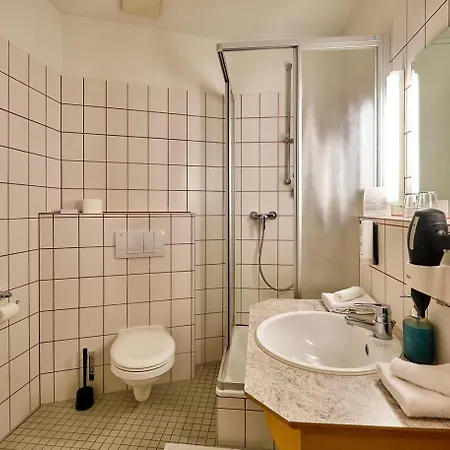 Roter Hahn ホテル 3*