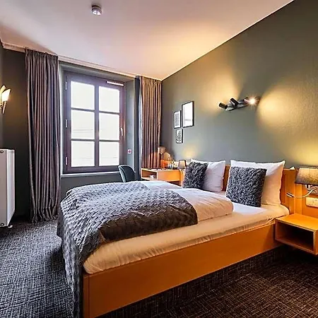 Roter Hahn 3* Ratisbona